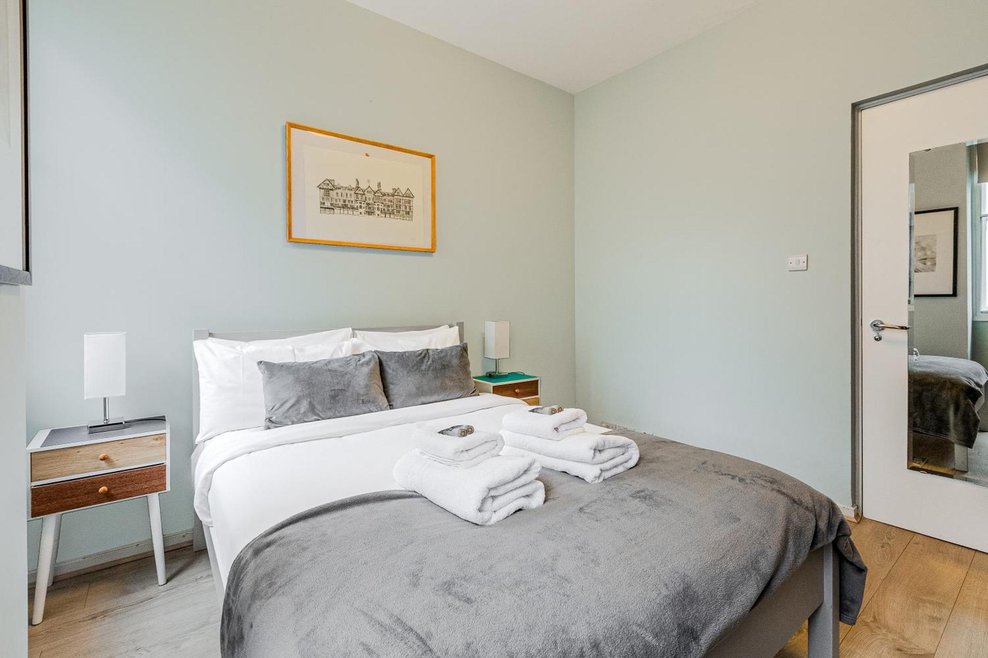 Stunning Central 2Br Flat Btw Soho & Covent Garden London Bagian luar foto